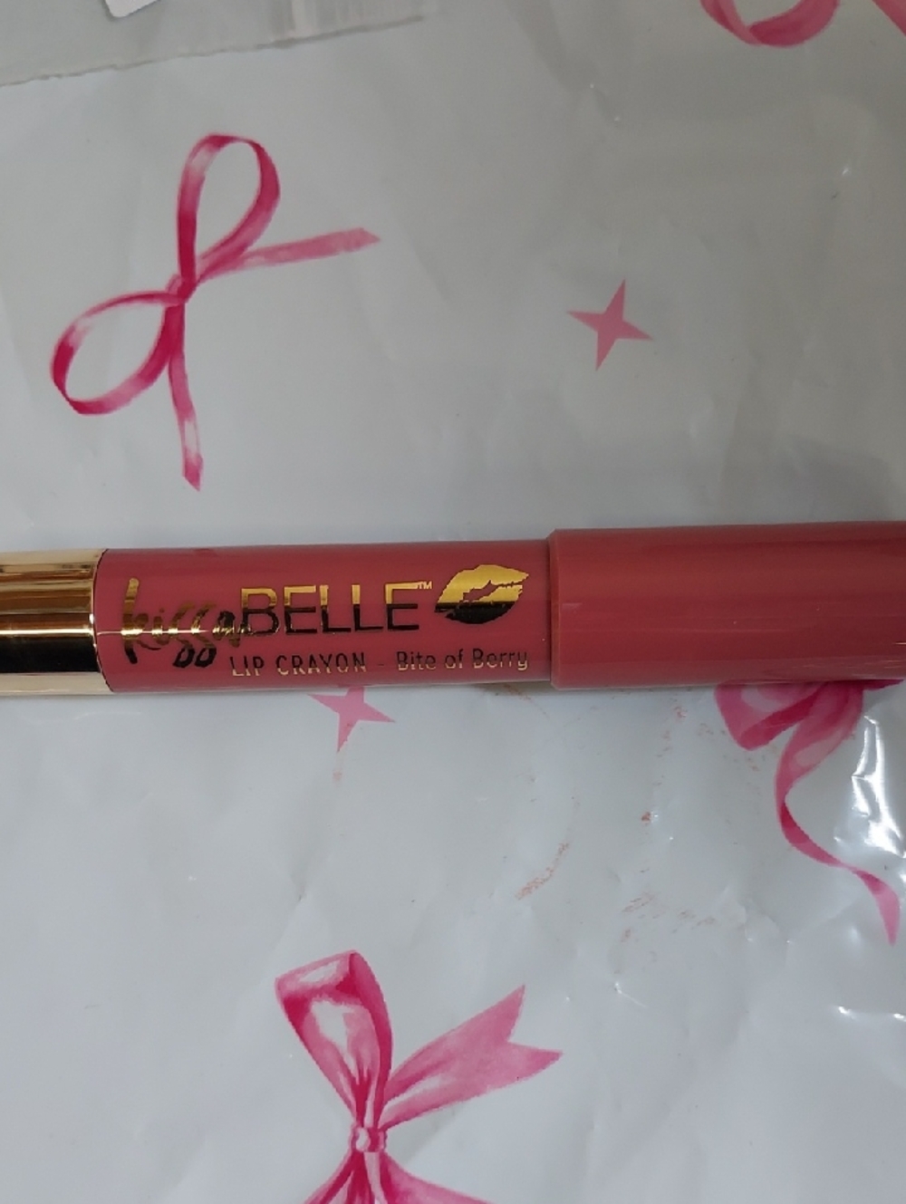 Belle beauty. Lip crayon. In the shade bite of Berry.